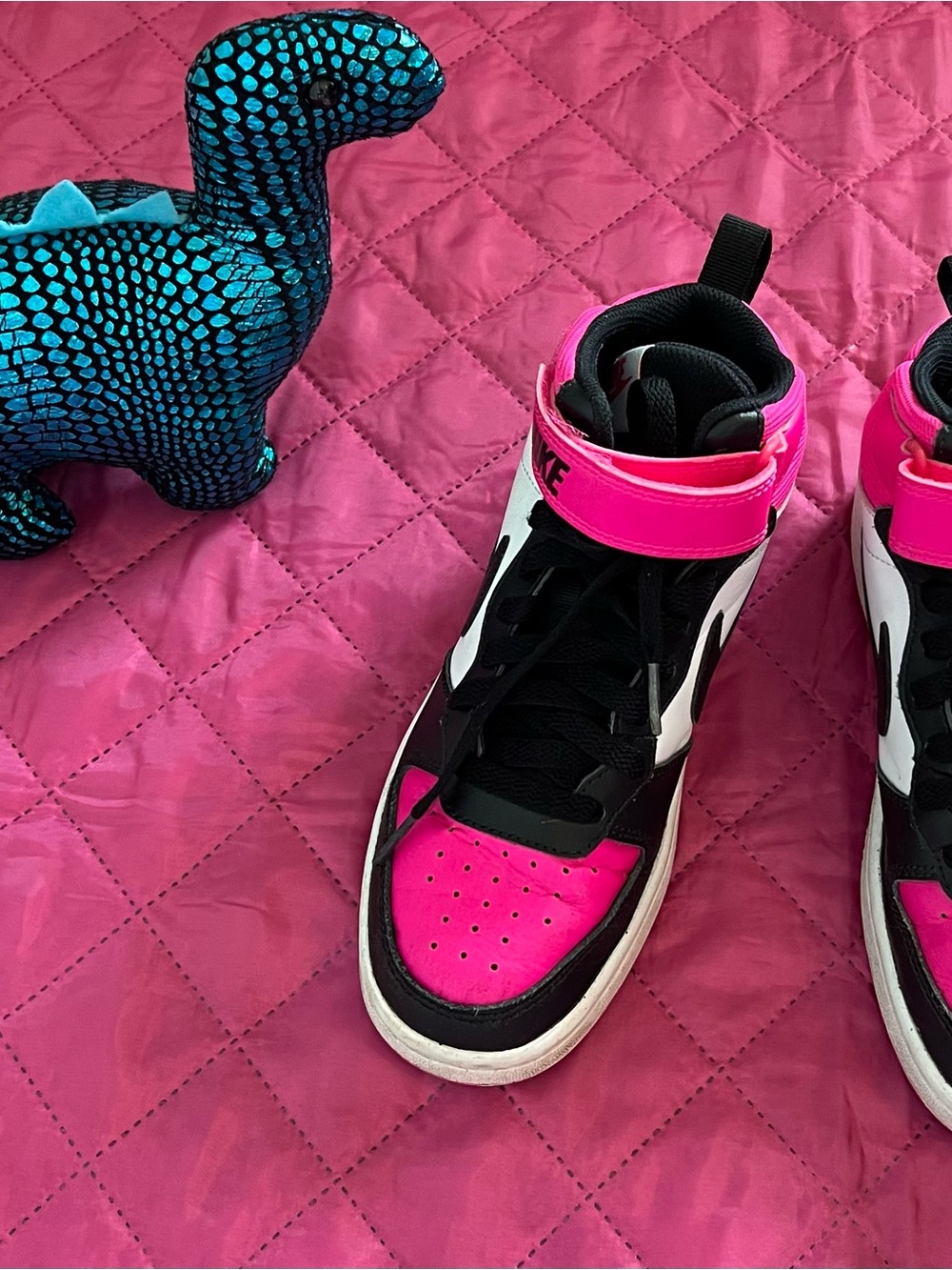 Nike kids  High-Top Sneakers in Pink, Black & White